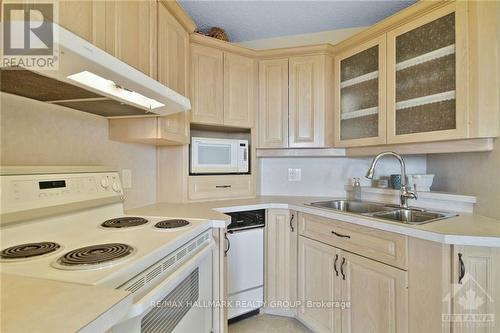 1303 - 1285 Cahill Avenue, Ottawa, ON - Indoor Photo Showing Kitchen With Double Sink