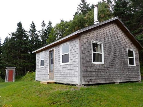 6989 Highway 16, Halfway Cove, NS 