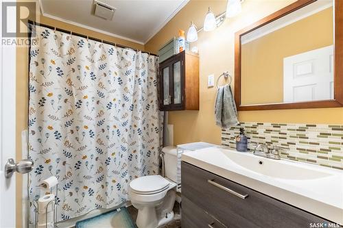 896 Grey Avenue, Moose Jaw, SK - Indoor Photo Showing Bathroom