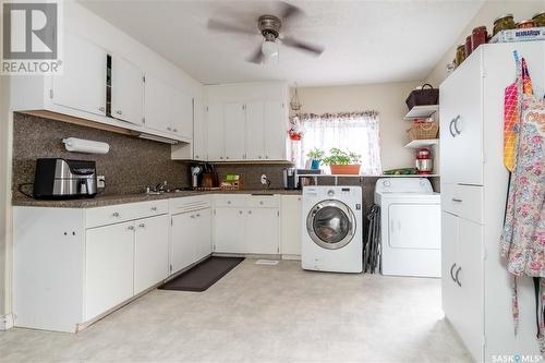 896 Grey Avenue, Moose Jaw, SK - Indoor Photo Showing Laundry Room