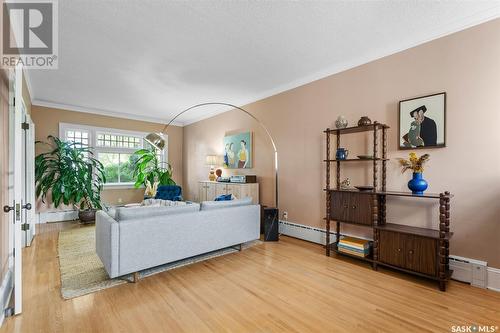 1038 University Drive, Saskatoon, SK - Indoor Photo Showing Living Room