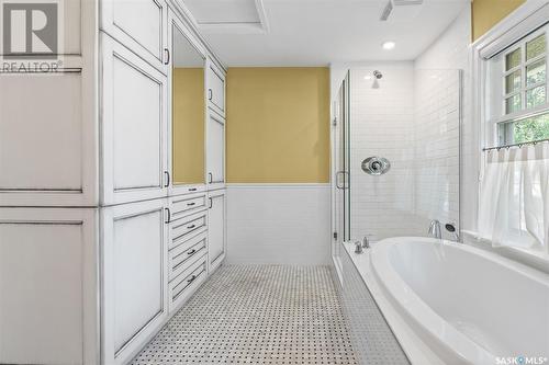 1038 University Drive, Saskatoon, SK - Indoor Photo Showing Bathroom