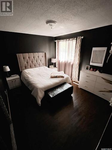 222 Macleod Avenue W, Melfort, SK - Indoor Photo Showing Bedroom