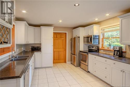 301 Inglewood Drive, Grand Bay-Westfield, NB - Indoor Photo Showing Kitchen With Double Sink