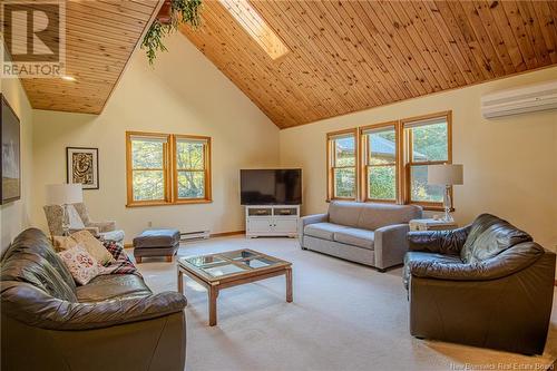 301 Inglewood Drive, Grand Bay-Westfield, NB - Indoor Photo Showing Living Room