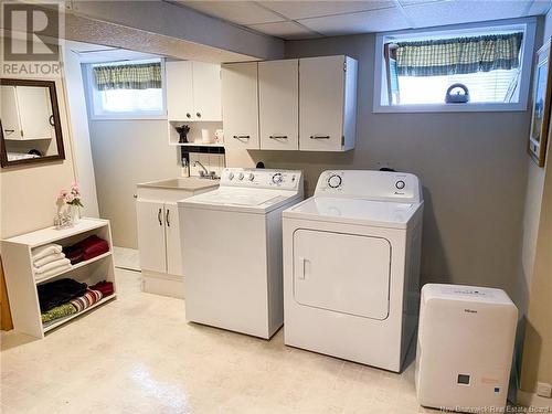 190 North, Moncton, NB - Indoor Photo Showing Laundry Room