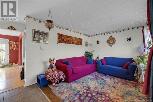 337 Lakeview Drive, Saint John, NB - Indoor Photo Showing Living Room