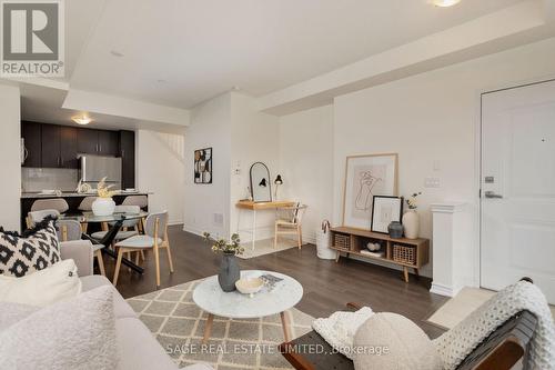 20 - 115 Long Branch Avenue, Toronto (Long Branch), ON - Indoor Photo Showing Living Room