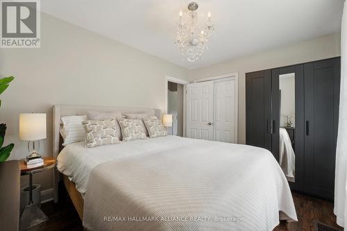 1089 Churchill Avenue, Oakville (College Park), ON - Indoor Photo Showing Bedroom