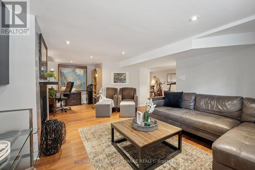 1089 Churchill Avenue, Oakville (College Park), ON - Indoor Photo Showing Living Room