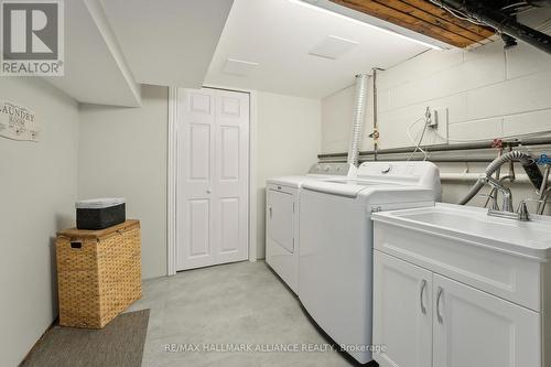 1089 Churchill Avenue, Oakville (College Park), ON - Indoor Photo Showing Laundry Room