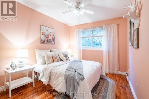 64 - 5029 Pinedale Avenue, Burlington, ON - Indoor Photo Showing Bedroom