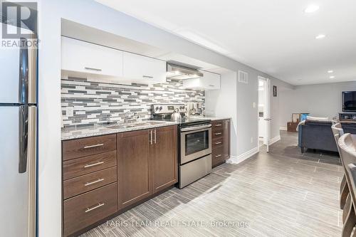 54 William Street, Toronto (Weston), ON - Indoor Photo Showing Kitchen