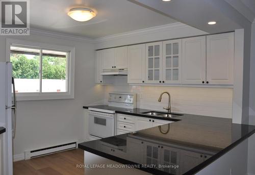 5 - 2056 Marine Drive, Oakville (Bronte West), ON - Indoor Photo Showing Kitchen With Double Sink