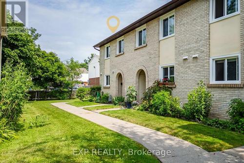 37 - 41 Nadia Place, Oakville (College Park), ON - Outdoor