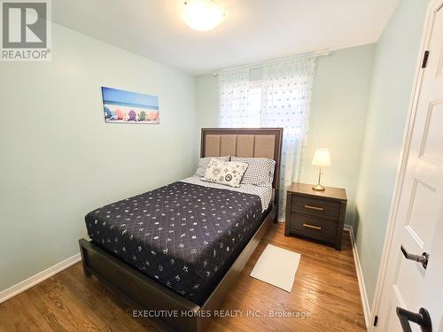 Main - 5382 Spruce Avenue, Burlington (Appleby), ON - Indoor Photo Showing Bedroom