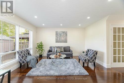 1434 Pate Court, Mississauga (East Credit), ON - Indoor Photo Showing Living Room