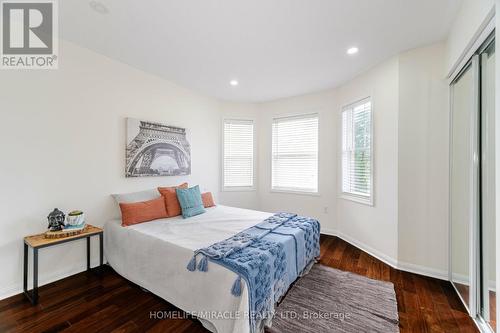 1434 Pate Court, Mississauga (East Credit), ON - Indoor Photo Showing Bedroom