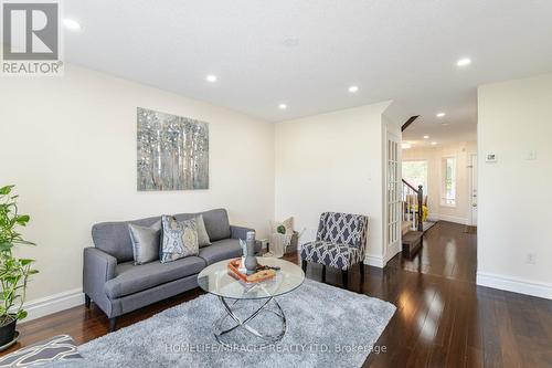 1434 Pate Court, Mississauga (East Credit), ON - Indoor Photo Showing Living Room