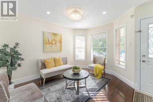 1434 Pate Court, Mississauga (East Credit), ON - Indoor Photo Showing Living Room