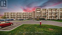 203 - 1050 STAINTON DRIVE E  Mississauga, ON L5C 2T7