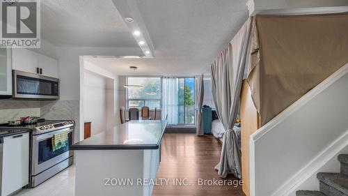 203 - 1050 Stainton Drive E, Mississauga (Erindale), ON - Indoor Photo Showing Kitchen