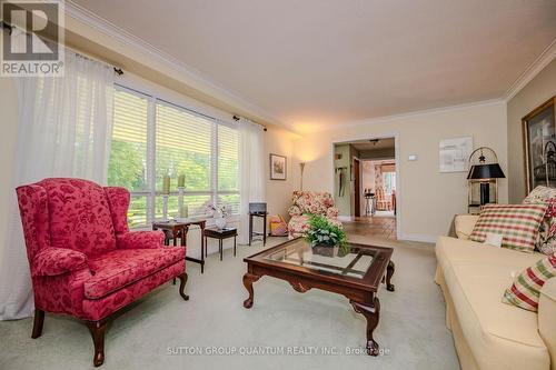 847 Edistel Crescent, Mississauga, ON - Indoor Photo Showing Living Room