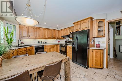 847 Edistel Crescent, Mississauga, ON - Indoor Photo Showing Kitchen