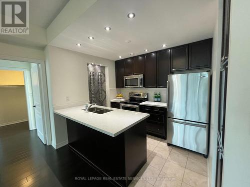 204 - 70 Port Street E, Mississauga (Port Credit), ON - Indoor Photo Showing Kitchen With Double Sink With Upgraded Kitchen