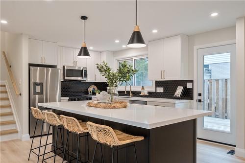 1309 Majestic Drive, Burlington, ON - Indoor Photo Showing Kitchen With Stainless Steel Kitchen With Upgraded Kitchen