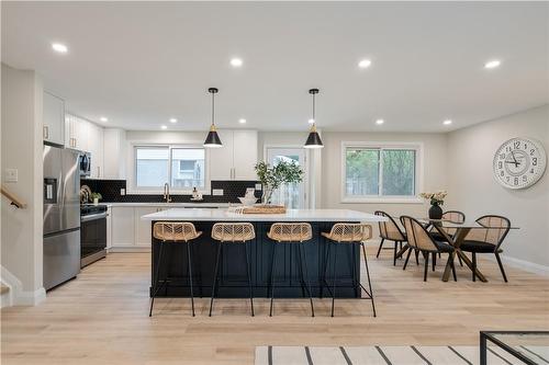 1309 Majestic Drive, Burlington, ON - Indoor Photo Showing Kitchen With Stainless Steel Kitchen With Upgraded Kitchen