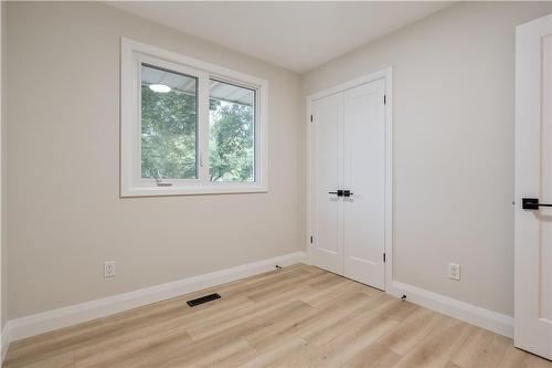 1309 Majestic Drive, Burlington, ON - Indoor Photo Showing Other Room