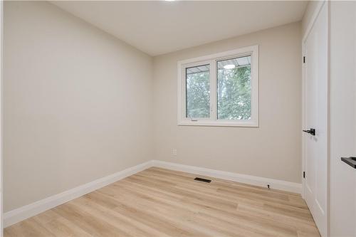 1309 Majestic Drive, Burlington, ON - Indoor Photo Showing Other Room