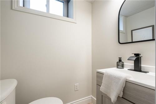 1309 Majestic Drive, Burlington, ON - Indoor Photo Showing Bathroom