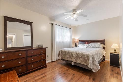 294 Parkside Drive, Hamilton, ON - Indoor Photo Showing Bedroom