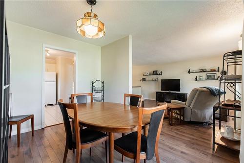 294 Parkside Drive, Hamilton, ON - Indoor Photo Showing Dining Room