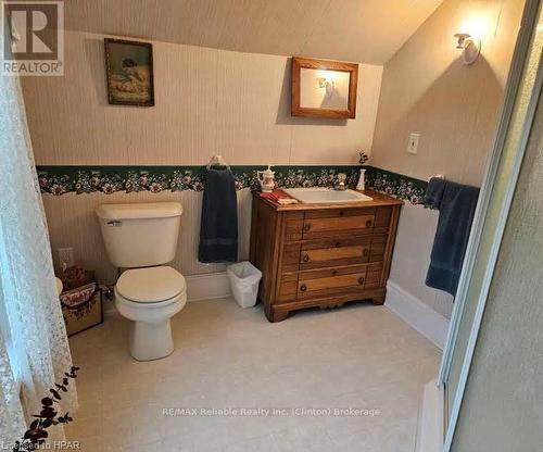 75551 Bluewater Highway, Bluewater (Bayfield), ON - Indoor Photo Showing Bathroom