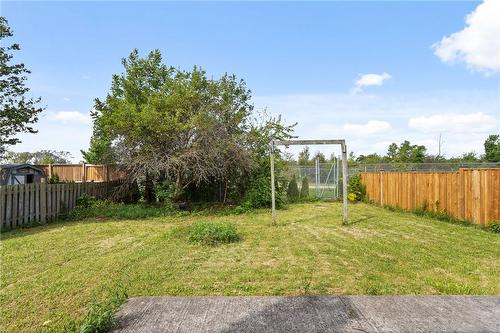 7693 Ronnie Crescent, Niagara Falls, ON - Outdoor With Backyard