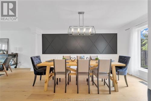 429 Leffler, Lakeshore, ON - Indoor Photo Showing Dining Room