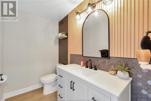 429 Leffler, Lakeshore, ON - Indoor Photo Showing Bathroom