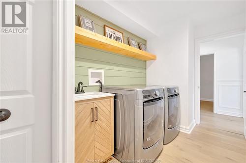 429 Leffler, Lakeshore, ON - Indoor Photo Showing Laundry Room