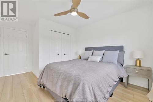 429 Leffler, Lakeshore, ON - Indoor Photo Showing Bedroom