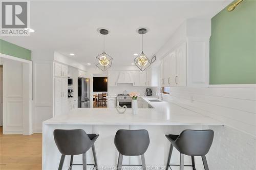 429 Leffler, Lakeshore, ON - Indoor Photo Showing Kitchen With Upgraded Kitchen