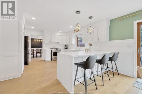 429 Leffler, Lakeshore, ON - Indoor Photo Showing Kitchen With Upgraded Kitchen