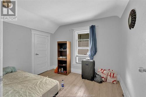 362 Janette Avenue, Windsor, ON - Indoor Photo Showing Bedroom