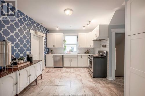 128 Talbot Street South, Essex, ON - Indoor Photo Showing Kitchen