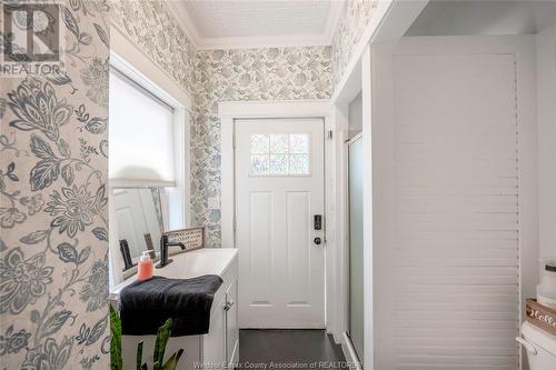 128 Talbot Street South, Essex, ON - Indoor Photo Showing Bathroom