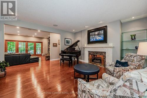 586 Eastgate Walk, Waterloo, ON - Indoor Photo Showing Living Room With Fireplace