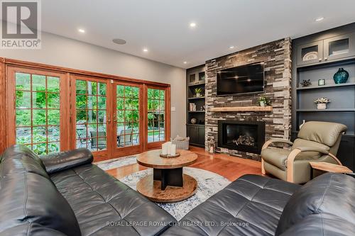 586 Eastgate Walk, Waterloo, ON - Indoor Photo Showing Living Room With Fireplace