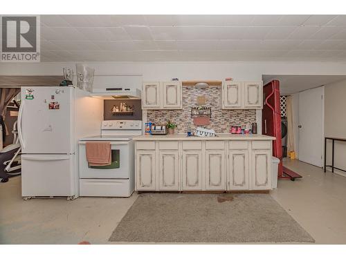 310 Kappel Street, Sicamous, BC - Indoor Photo Showing Kitchen